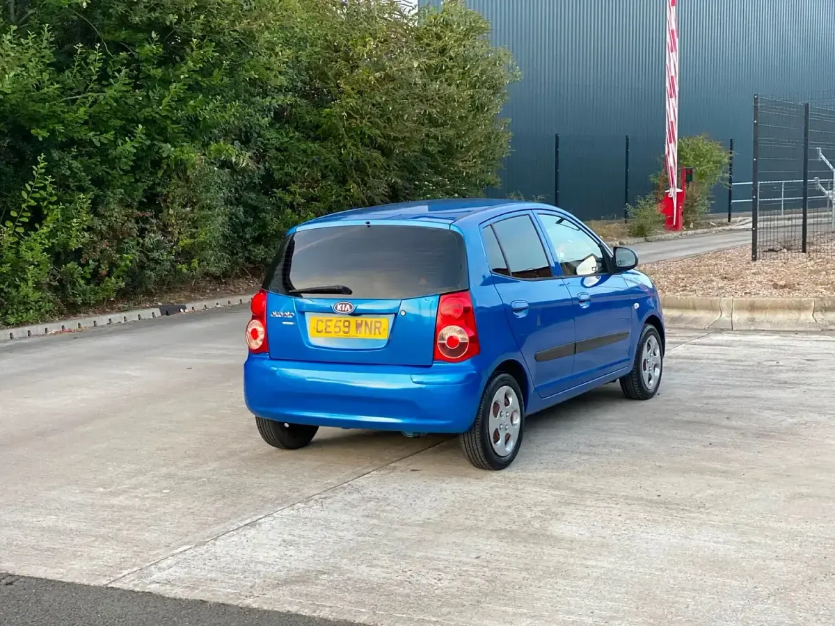 Used Kia Picanto 64 HP (47 kW) 2009 Blue Hatchback