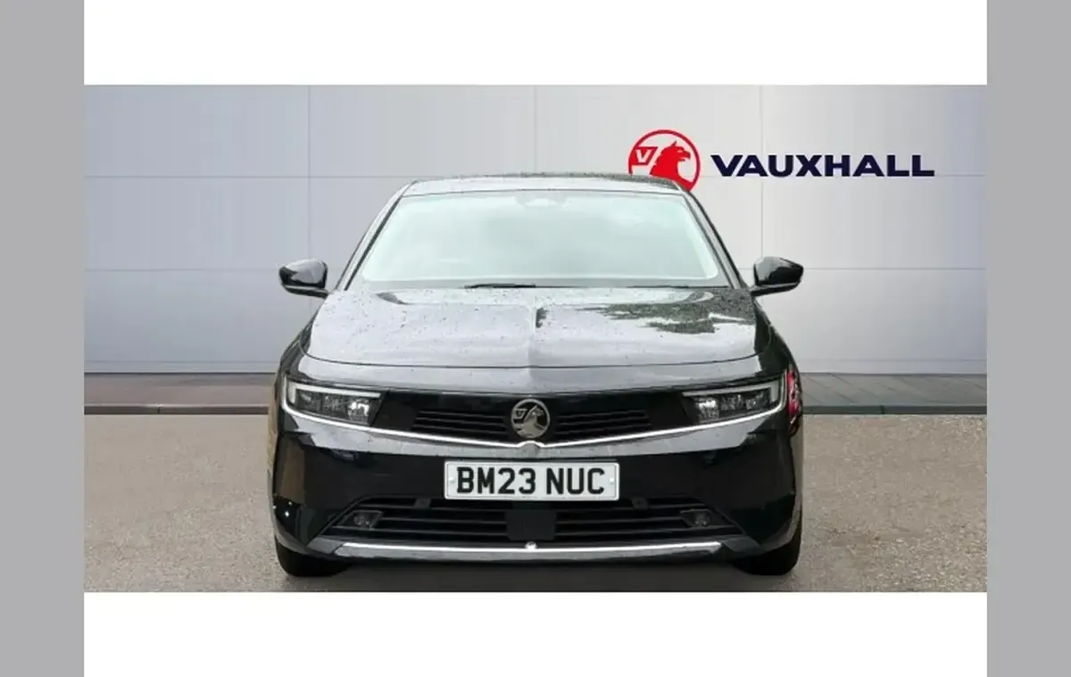 Used Vauxhall Astra Design Edition 108 HP (79 kW) 2023 Black Hatchback