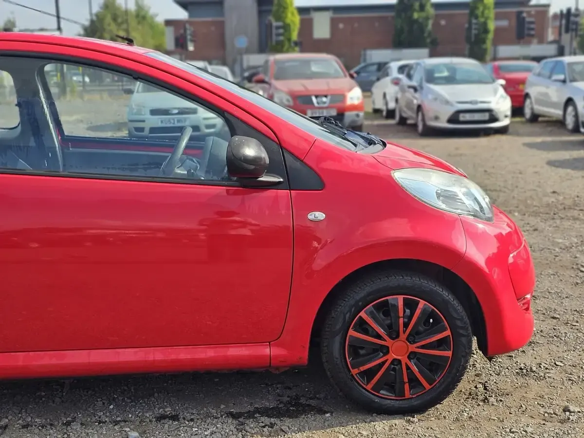 Used Citroën C1 68 HP (50 kW) 2010 Red Hatchback