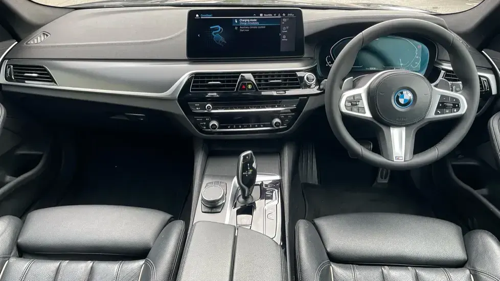 Usado BMW 530e M Sport 288 HP (211 kW) 2022 Cinzento Carrinha