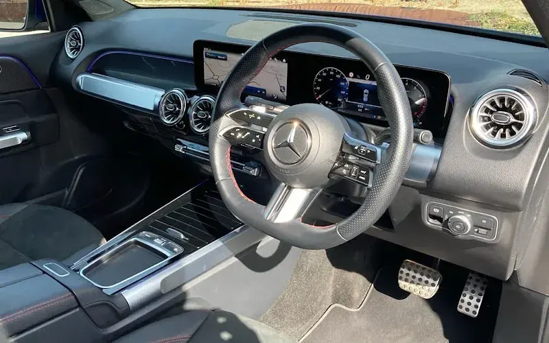 Used Mercedes GLB200 AMG line 163 HP (119 kW) 2025 Blue SUV