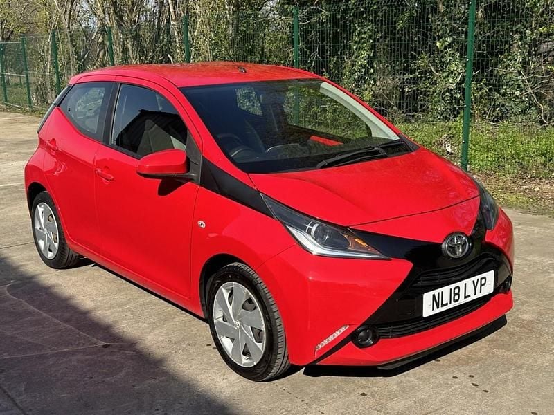 Usado Toyota Aygo X-play 2018 Vermelho Citadino