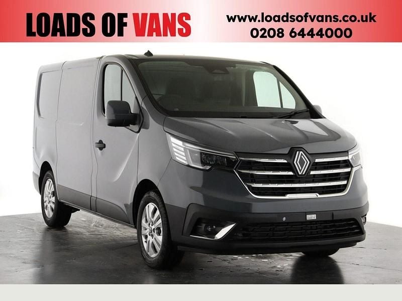 New Renault Trafic 2025 Grey MPV