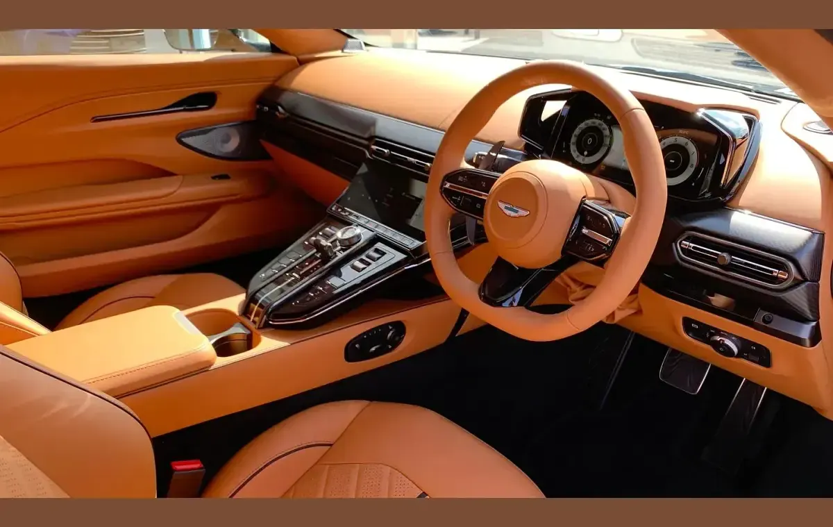 New Aston Martin V8 Vantage 670 HP (492 kW) 2026 Green Hatchback