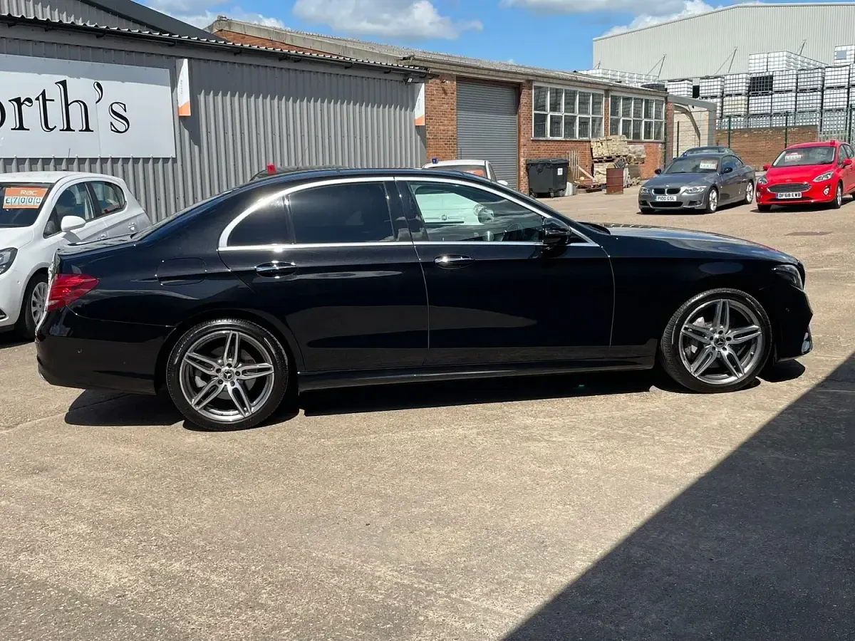 Used Mercedes E400 AMG Line Premium Plus 340 HP (250 kW) 2019 Black Sedan