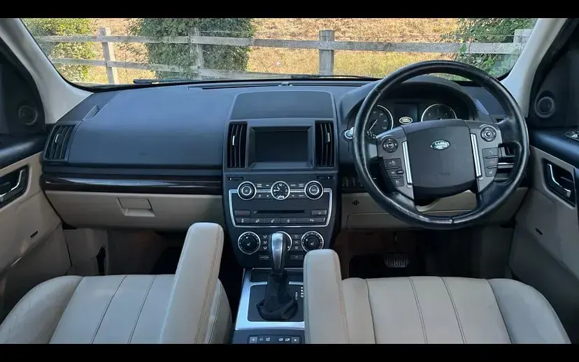 Used Land Rover Freelander 2 HSE 187 HP (137 kW) 2014 Silver SUV