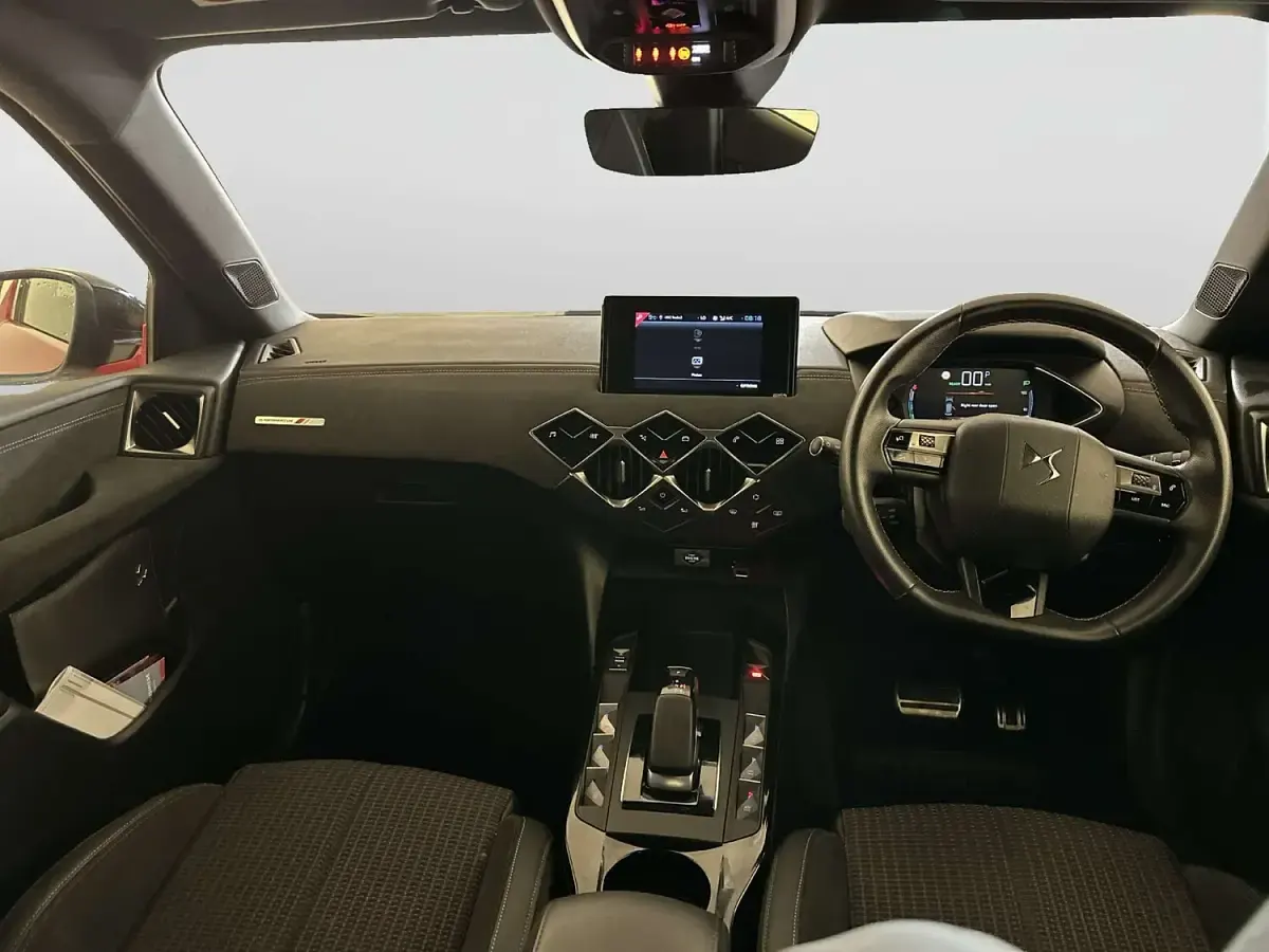 Usado DS Automobiles DS3 Crossback Performance 100 kW (136 CV) 2022 Rojo SUV
