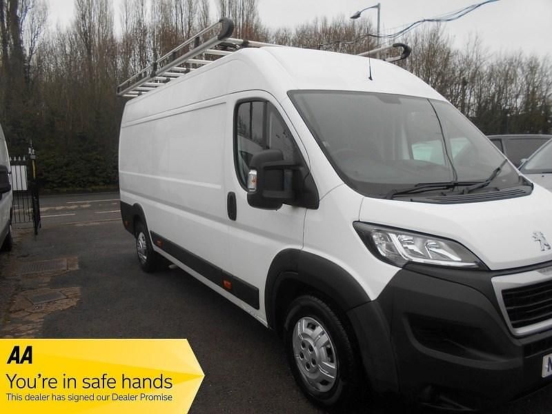 Begagnad Peugeot Boxer 140 HK (102 kW) 2020 Vit Van
