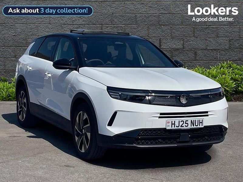 White Used 2025 Vauxhall Grandland X Ultimate SUV | £26,995 (Good price) - Image 1/4
