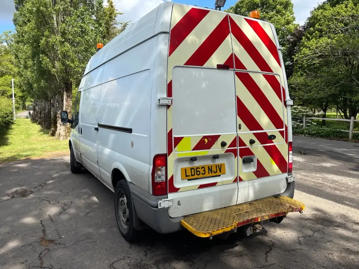 Używany Ford Transit 100 KM (73 kW) 2013 Biały Van