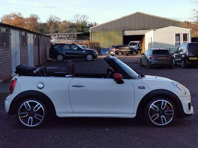 Begagnad Mini Cooper Cabriolet 231 HK (169 kW) 2016 Vit Cab