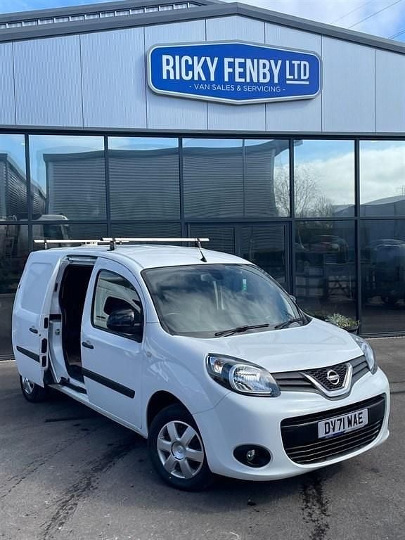 Used Nissan NV250 Tekna 95 HP (69 kW) 2021 White Van