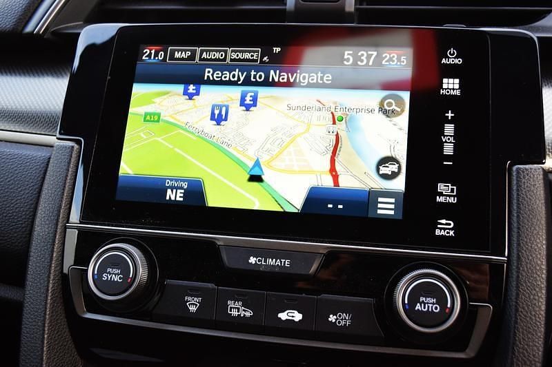 Used Honda Civic SR 126 HP (92 kW) 2018 Red Hatchback