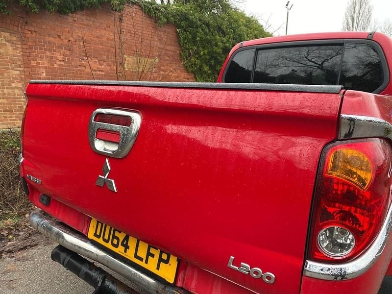 Used Mitsubishi L200 176 HP (129 kW) 2014 Red Pickup