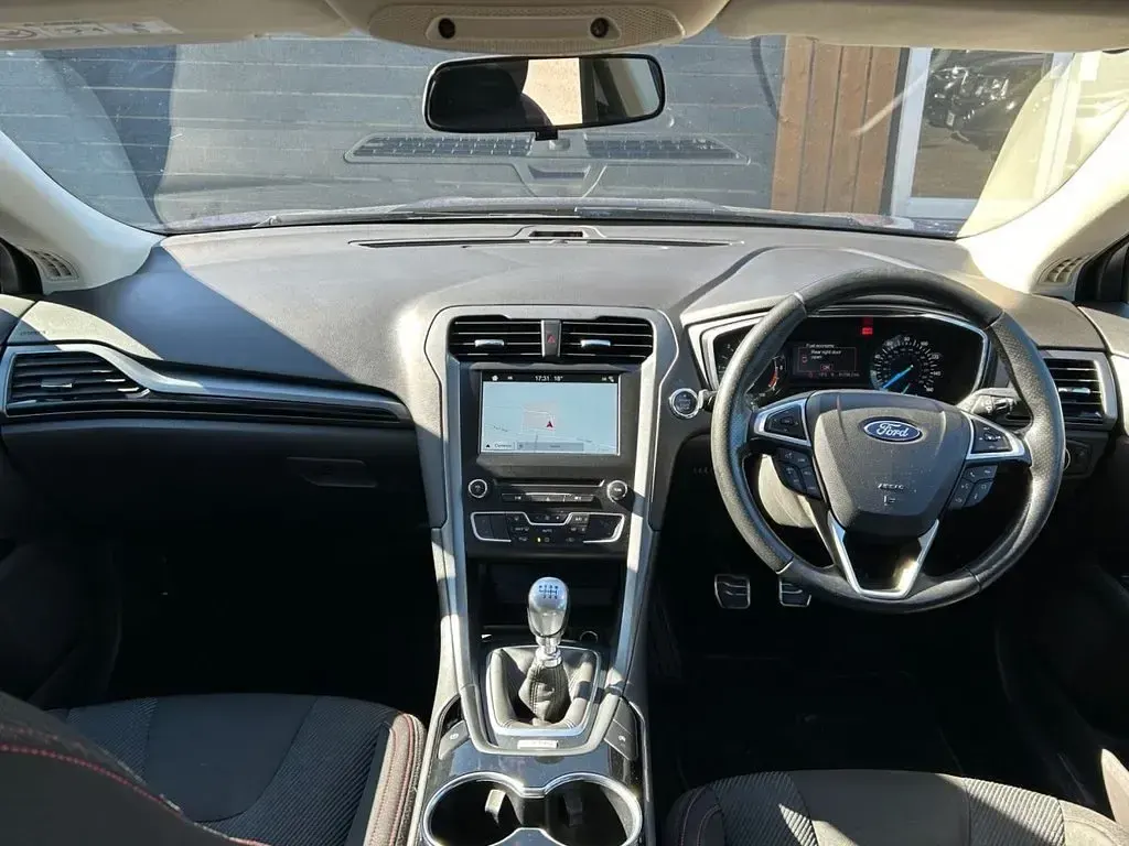 Used Ford Mondeo ST-Line 180 HP (132 kW) 2017 Blue Hatchback