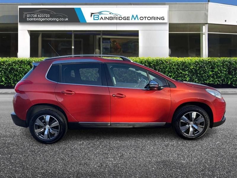 Begagnad Peugeot 2008 Allure 2015 Röd SUV