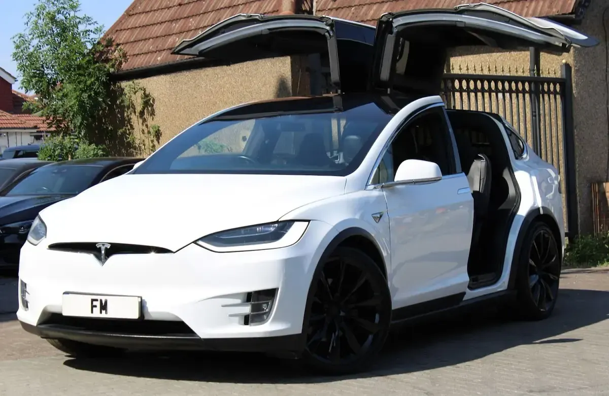 Used Tesla Model X Long Range AWD 397 kW (541 HP) 2019 White SUV