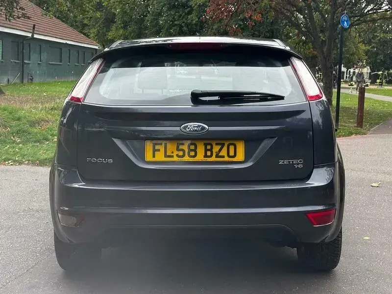 Used Ford Focus Zetec 99 HP (72 kW) 2008 Grey Hatchback