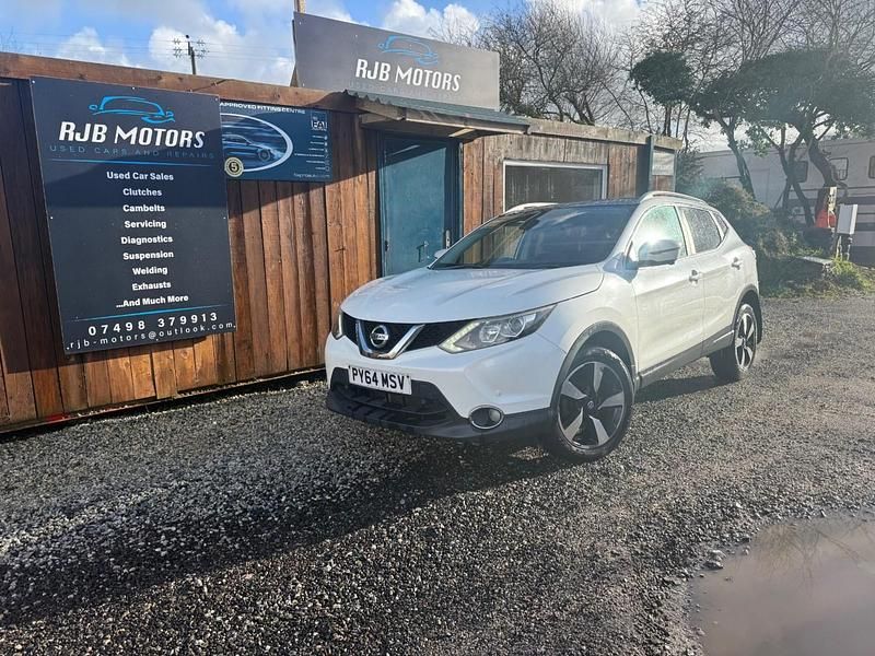 White Used 2014 Nissan Qashqai N-TEC SUV | £5,745 (Fair price) - Image 1/4