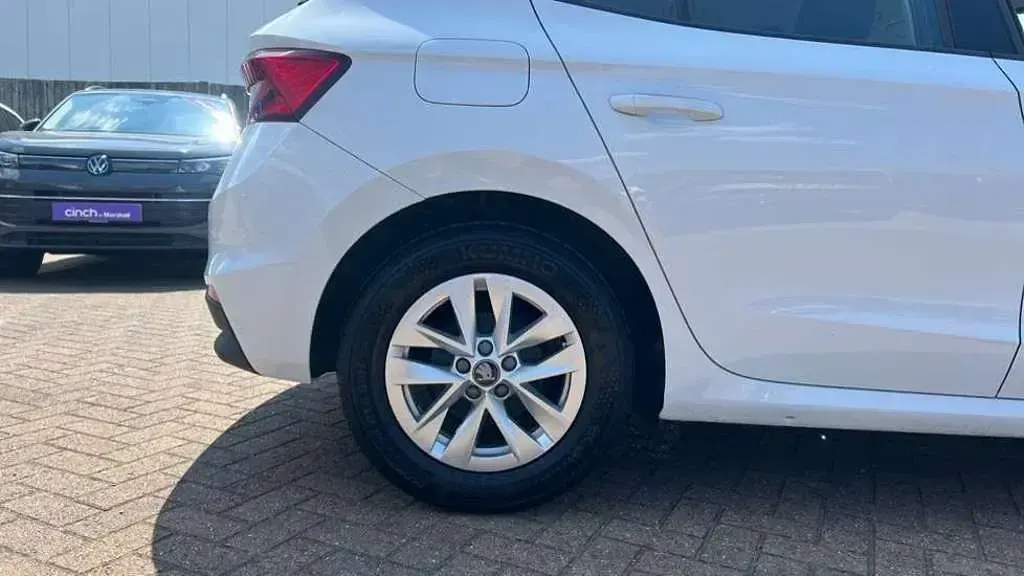 Used Skoda Fabia SE 95 HP (69 kW) 2025 White Hatchback