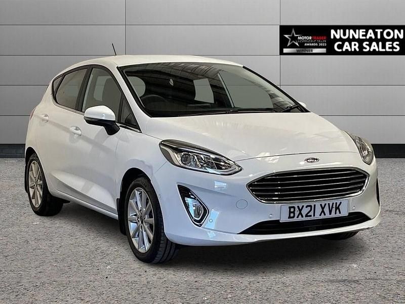 Used Ford Fiesta Titanium 125 HP (91 kW) 2021 White Hatchback