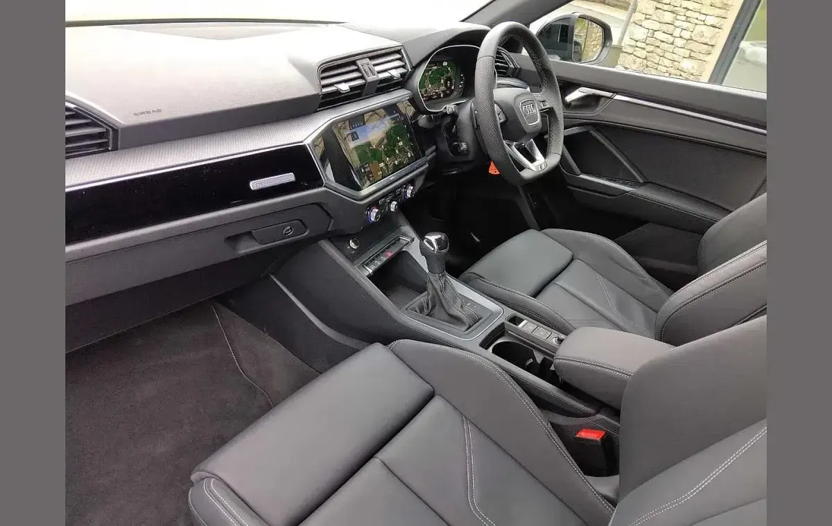 Begagnad Audi Q3 Black Edition 147 HK (108 kW) 2025 Grå SUV