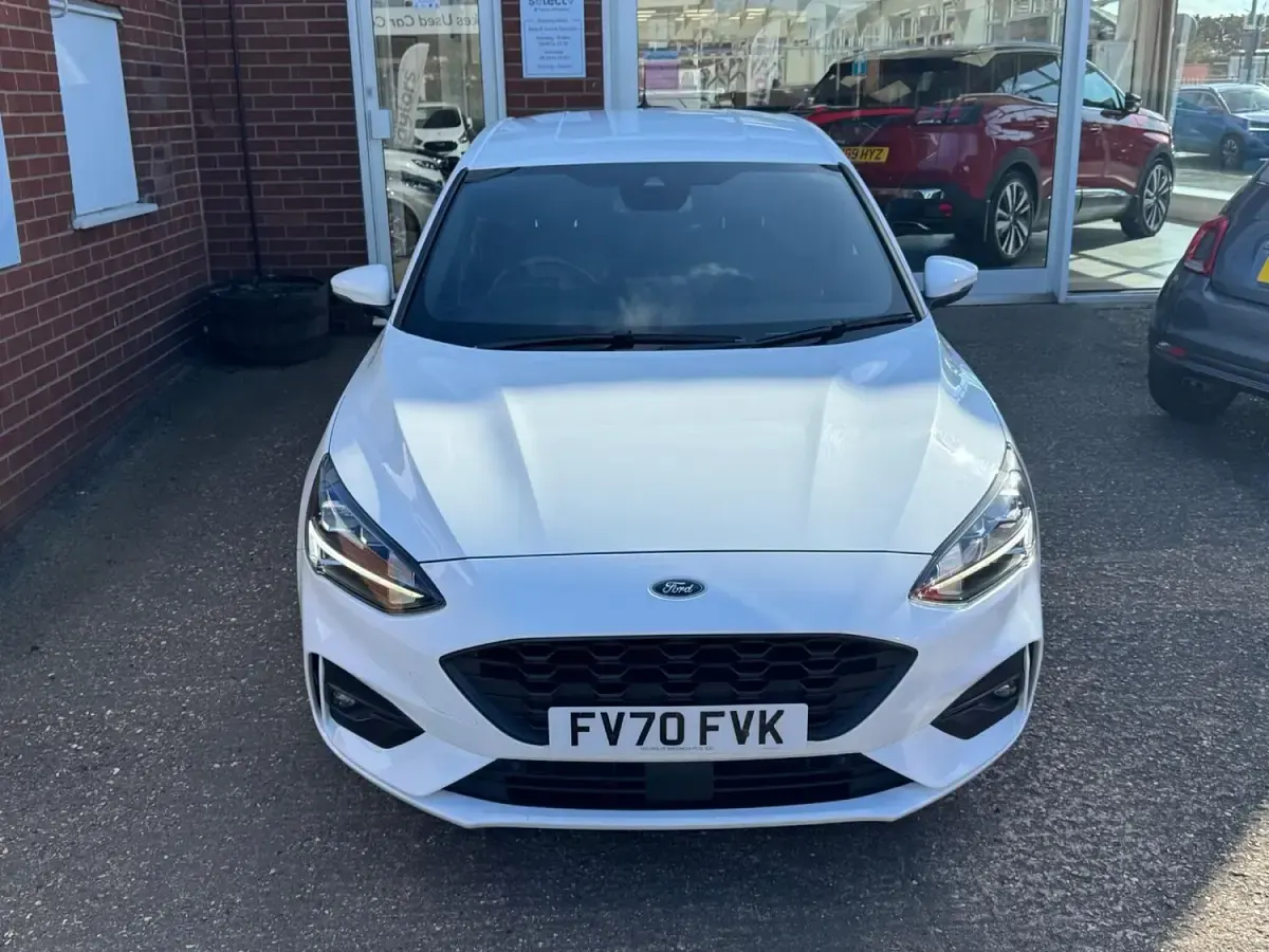 Used Ford Focus ST-Line X 155 HP (114 kW) 2020 White Hatchback
