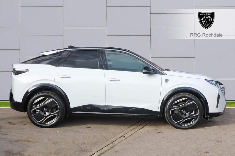 White Used 2024 Peugeot e-3008 GT SUV | £35,995 - Image 1/4