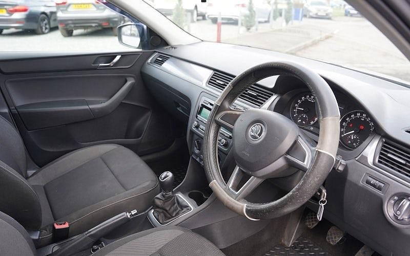 Used Skoda Rapid SE 105 HP (77 kW) 2015 Hatchback