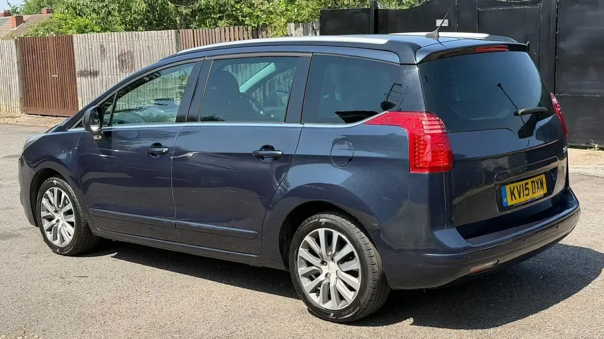 Used Peugeot 5008 Allure 163 HP (119 kW) 2015 Blue MPV