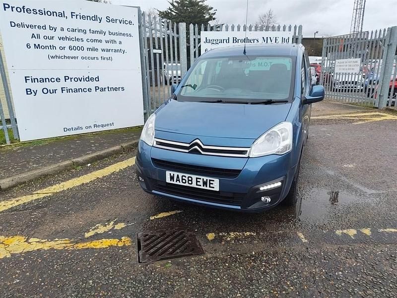 Used Citroën Berlingo Feel 100 HP (73 kW) 2018 Blue MPV
