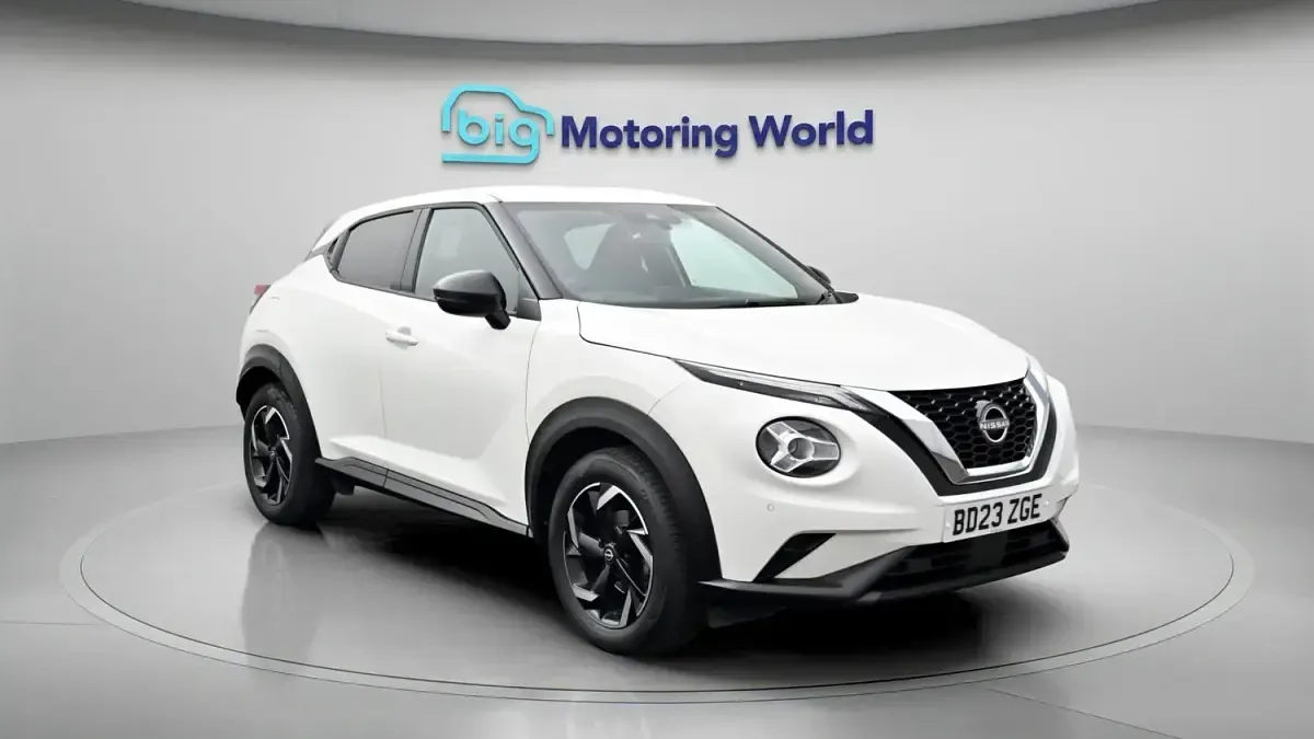 Begagnad Nissan Juke N-Connecta 114 HK (83 kW) 2023 SUV