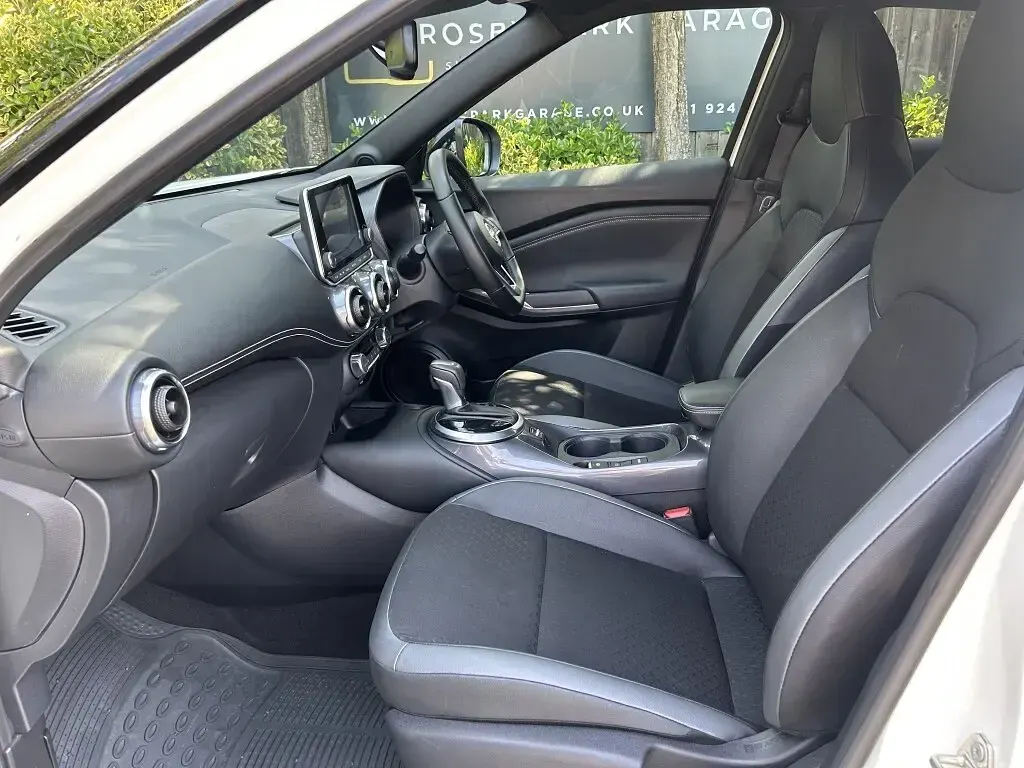 Used Nissan Juke N-Connecta 2023 White SUV
