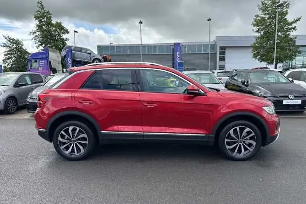 New VW T-Roc Style 150 HP (110 kW) 2026 Red SUV