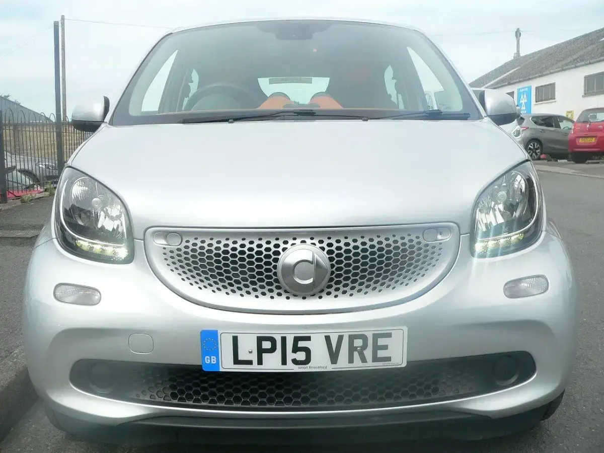 Used Smart ForFour Passion 90 HP (66 kW) 2015 Silver Hatchback