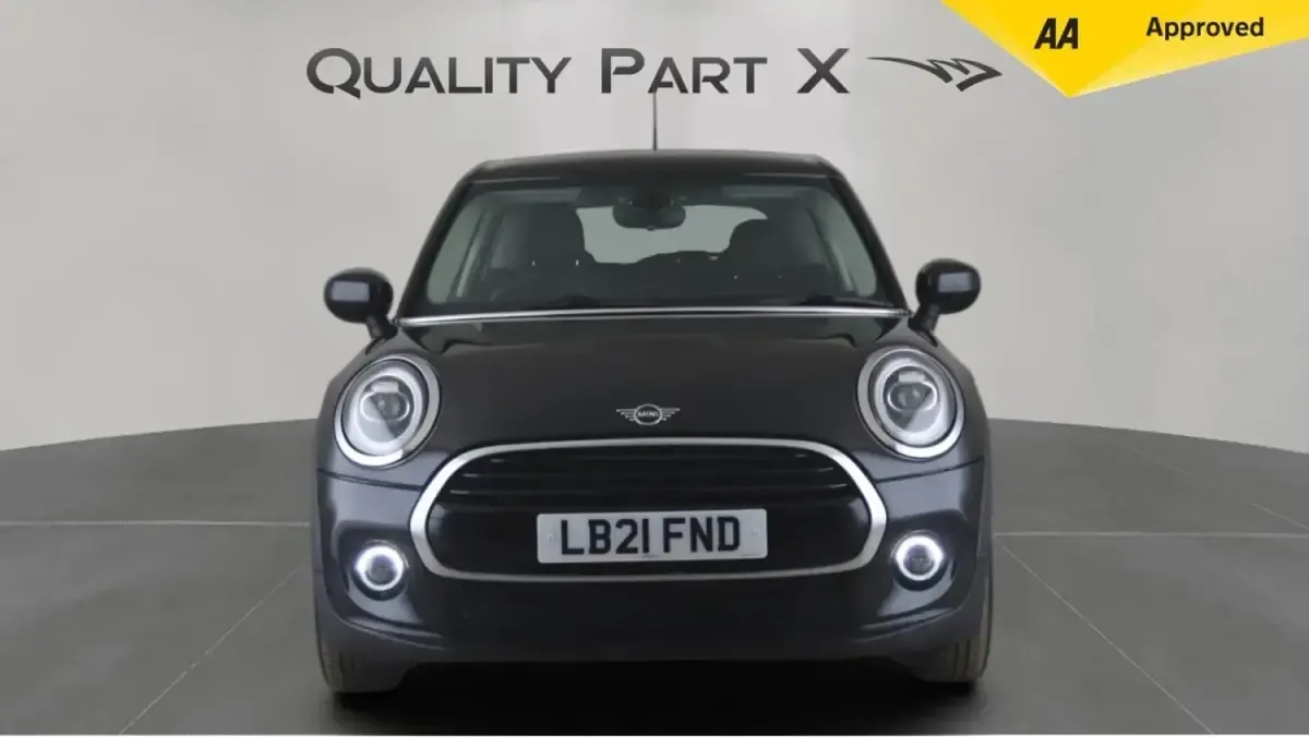 Usado Mini Cooper Classic 2021 Preto Citadino
