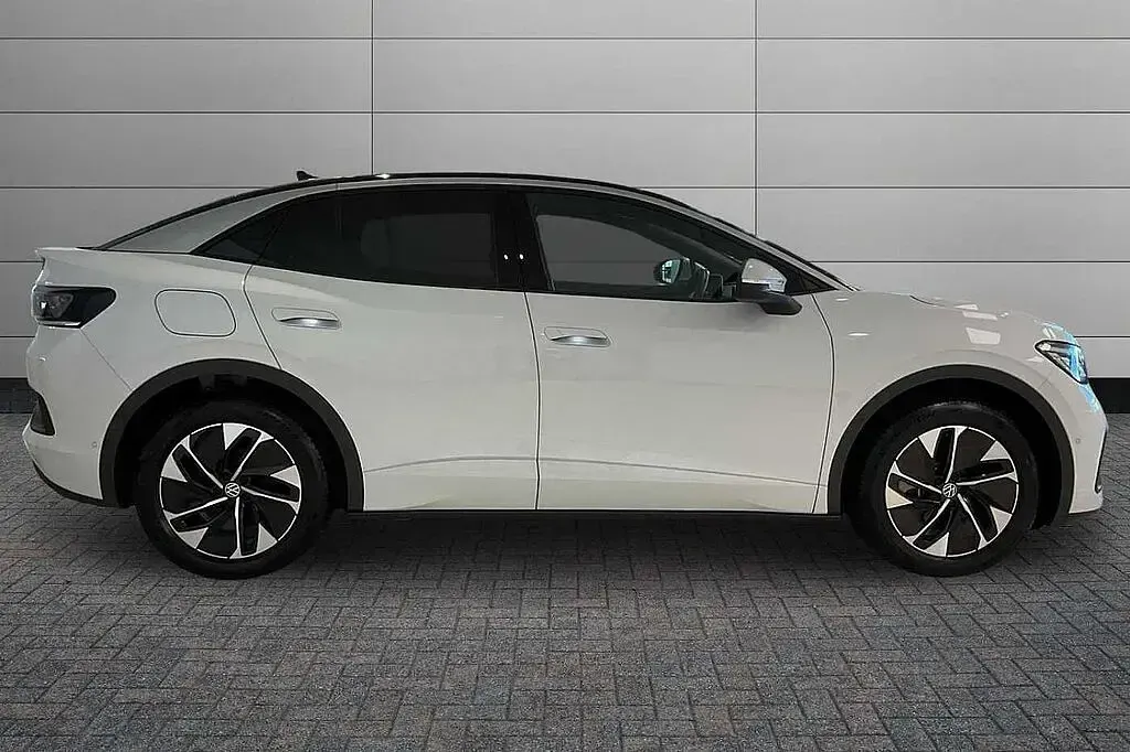 Used VW ID.5 Pro 210 kW (286 HP) 2025 Glacier white with black roof SUV