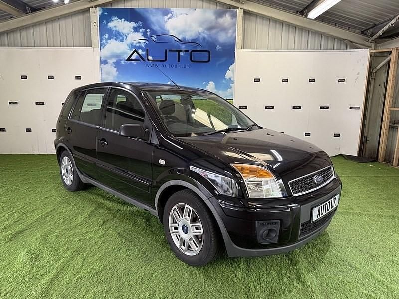 Black Used 2008 Ford Fusion Zetec Hatchback | £2,395 (Fair price) - Image 1/4