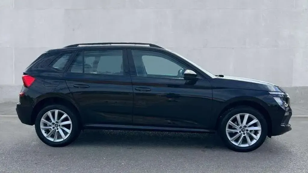 Used Skoda Kamiq SE 95 HP (69 kW) 2025 Black magic pearl effect SUV