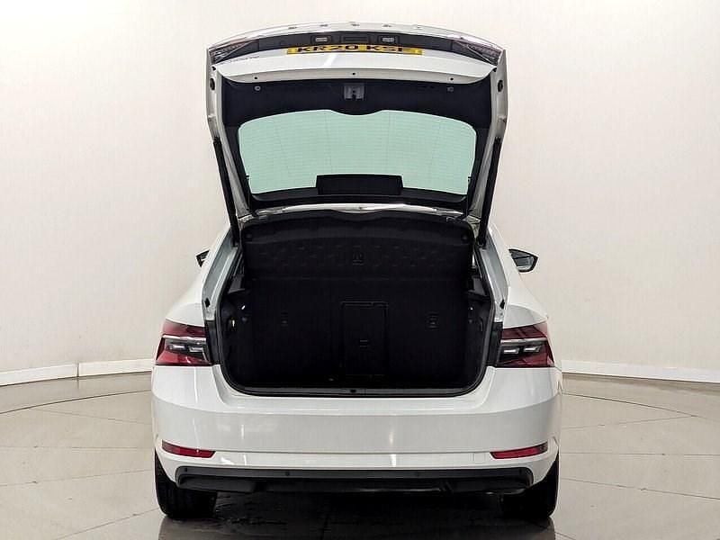 Used Skoda Superb SE L 190 HP (139 kW) 2020 White Hatchback