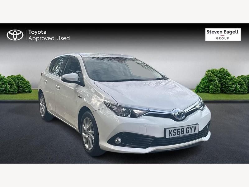 White Used 2019 Toyota Auris Hybrid Hatchback | £13,450 (Fair price) - Image 1/3