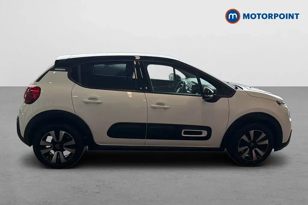 Used Citroën C3 PureTech 83 HP (61 kW) 2024 White Hatchback