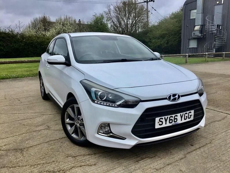 Used Hyundai i20 SE 84 HP (61 kW) 2016 White Coupe