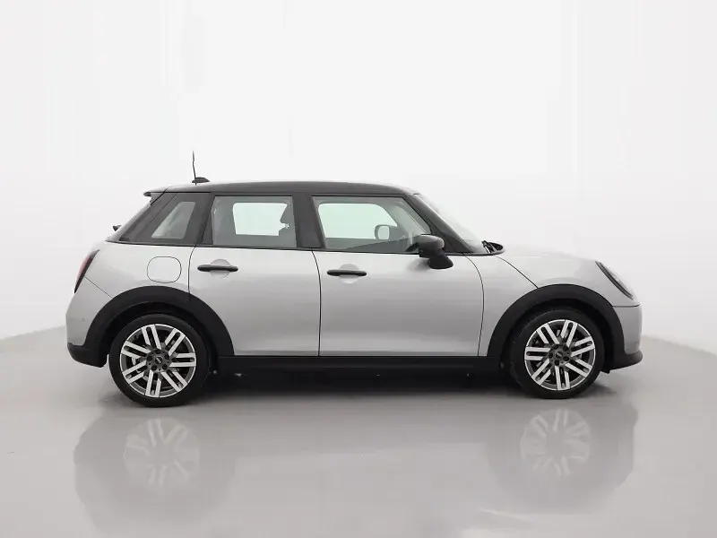 Used Mini Cooper Hatch 154 HP (113 kW) 2024 Silver Hatchback