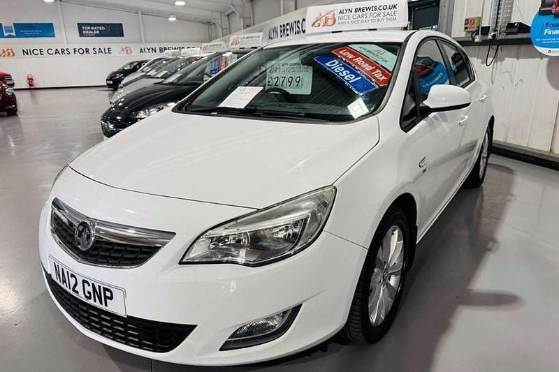 Used Vauxhall Astra Active 2012 White Hatchback