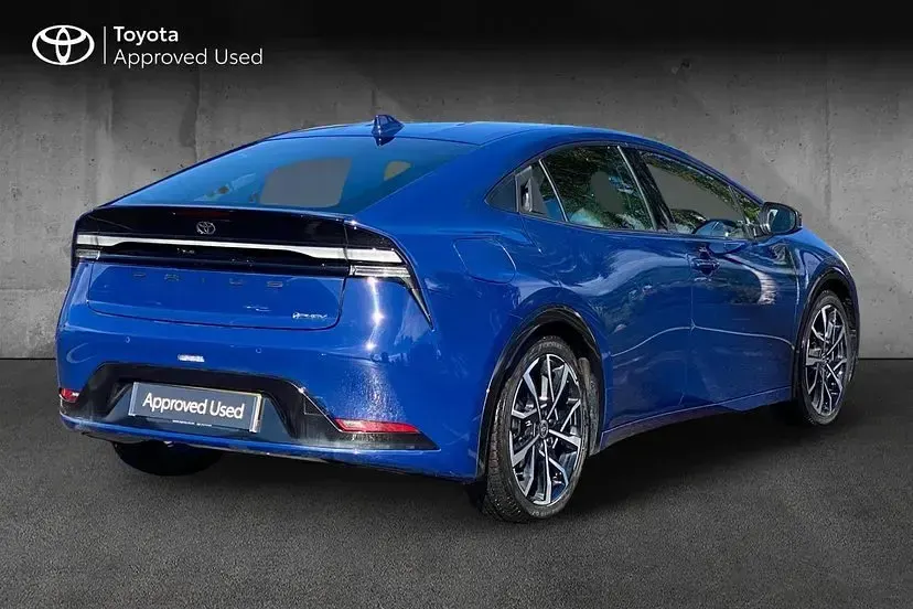 Used Toyota Prius 223 HP (164 kW) 2025 Blue Hatchback