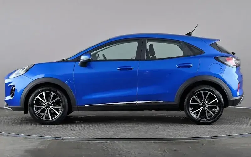 Käytetty Ford Puma Titanium 125 HP (91 kW) 2023 Sininen Katumaasturi