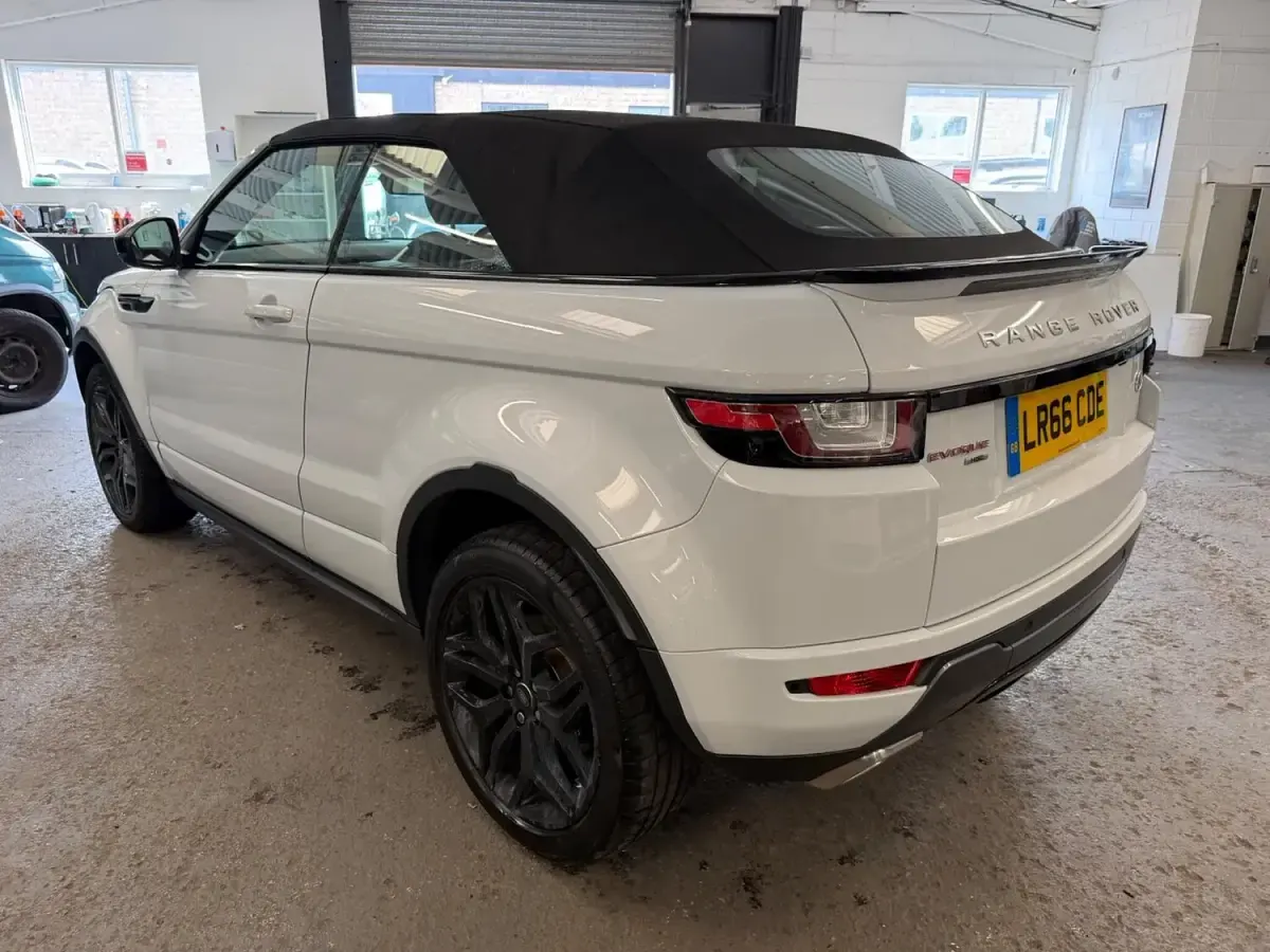Used Land Rover Range Rover evoque HSE Dynamic 180 HP (132 kW) 2016 White Cabriolet