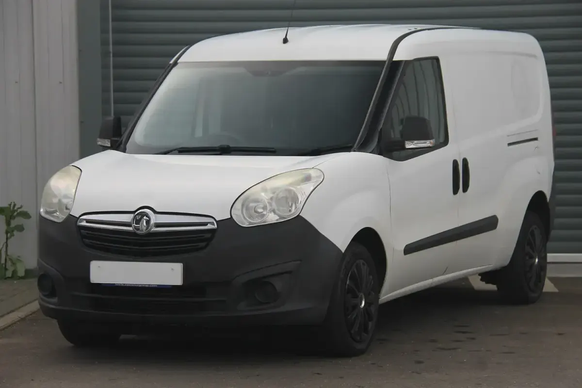 Used Vauxhall Combo 2016 White MPV