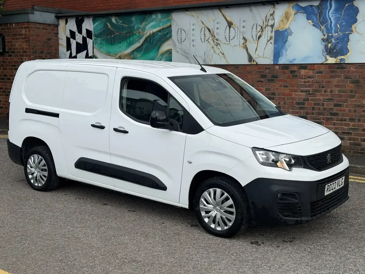 Used Peugeot Partner Premium 131 HP (96 kW) 2022 White MPV